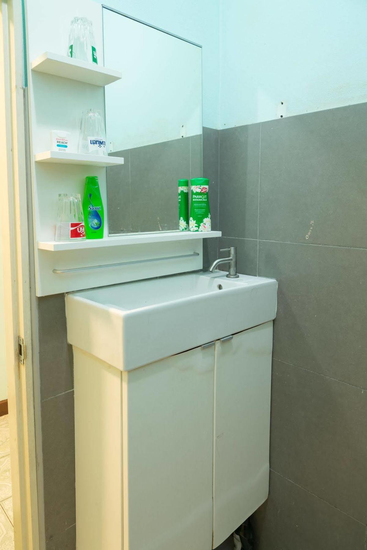 בנגקוק Nty Hostel Near Suvarnabhumi Airport מראה חיצוני תמונה